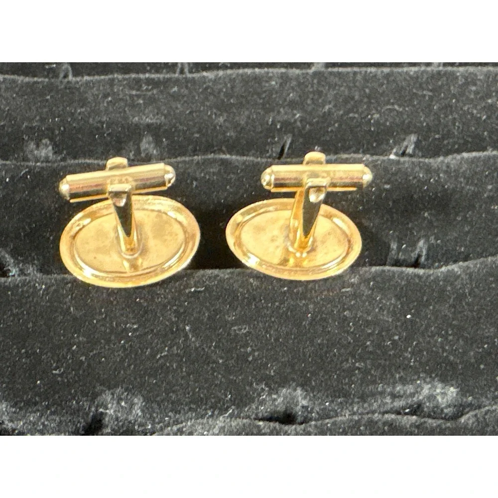 Unbranded vintage gold